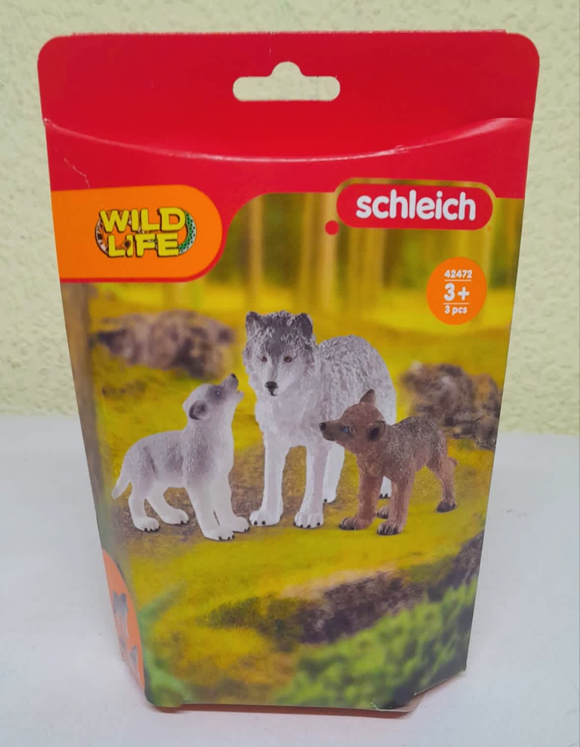 Mamá loba con cachorros